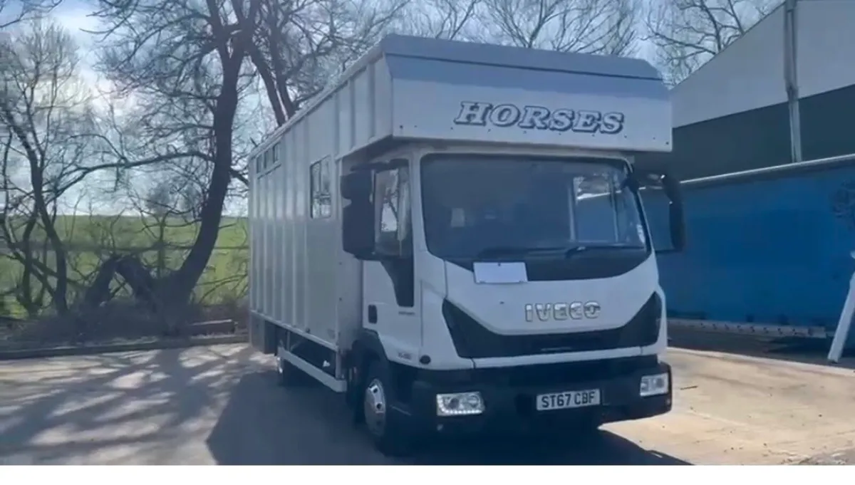 Iveco E75 automatic - Image 3