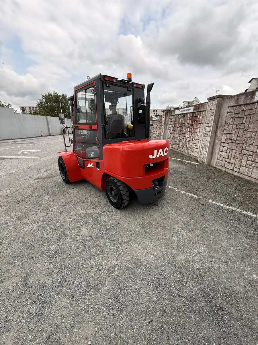 JAC 3T Forklifts. 4-cylinder diesel. Ref No: 2612 - Image 4