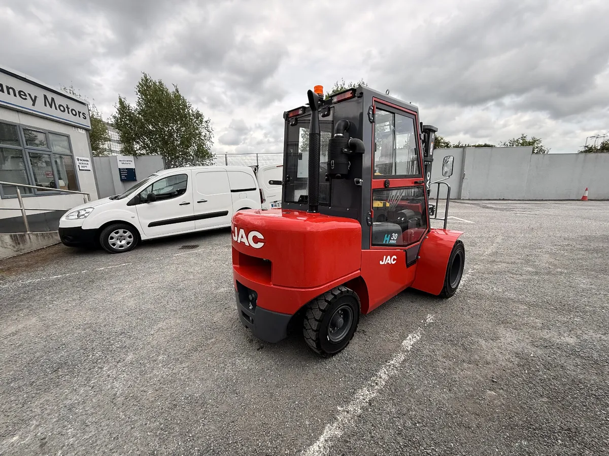 JAC 3T Forklifts. 4-cylinder diesel. Ref No: 2612 - Image 3