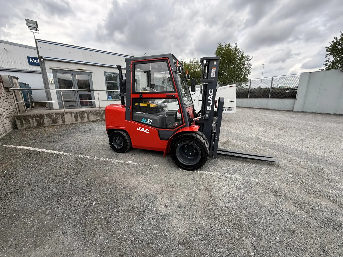JAC 3T Forklifts. 4-cylinder diesel. Ref No: 2612 - Image 2