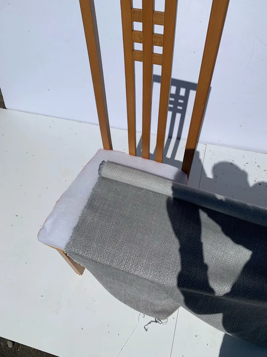 Four chairs - Image 4