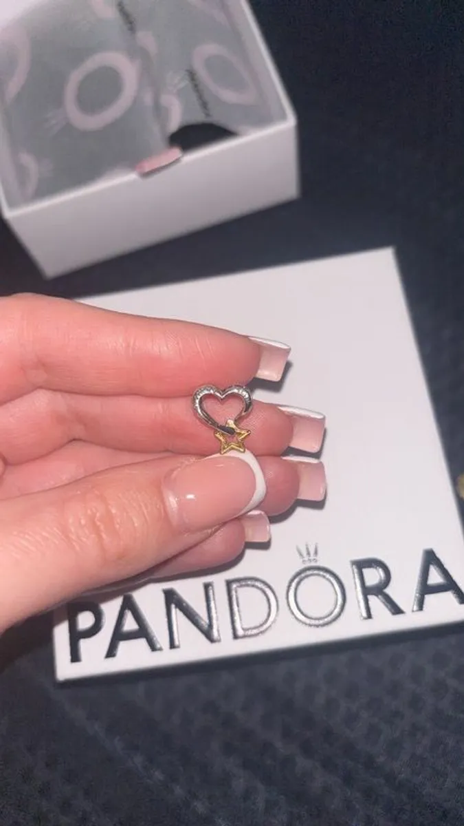 Brand new Pandora bracelet with charms - Image 4