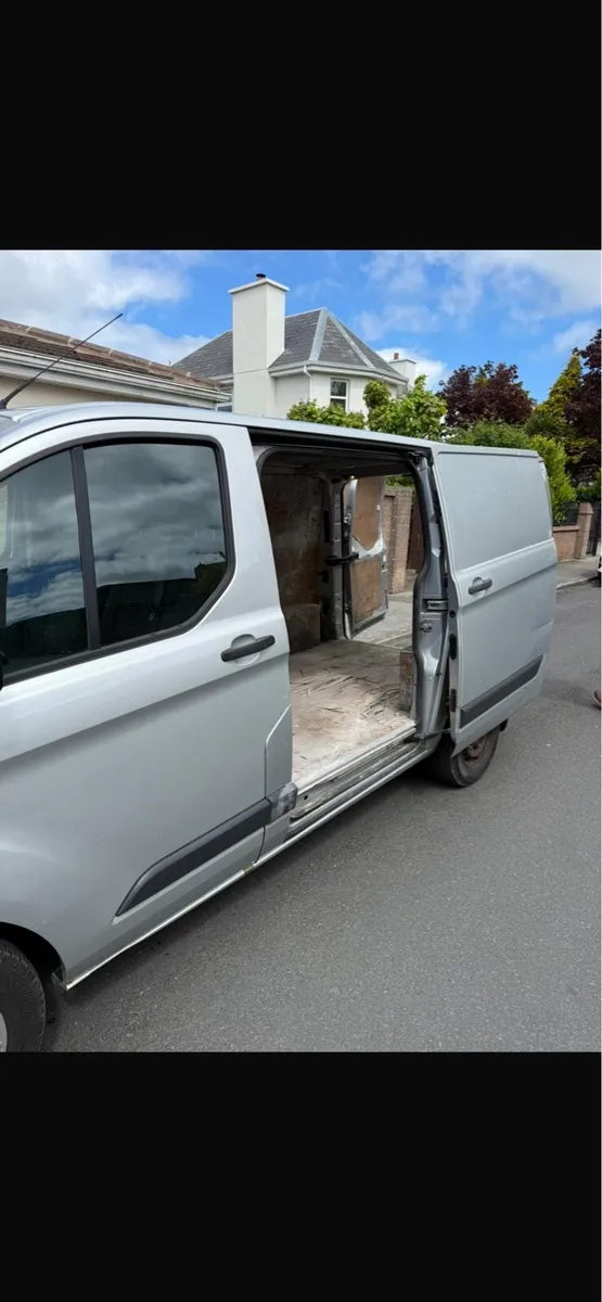 Ford Transit Custom Van - Image 4