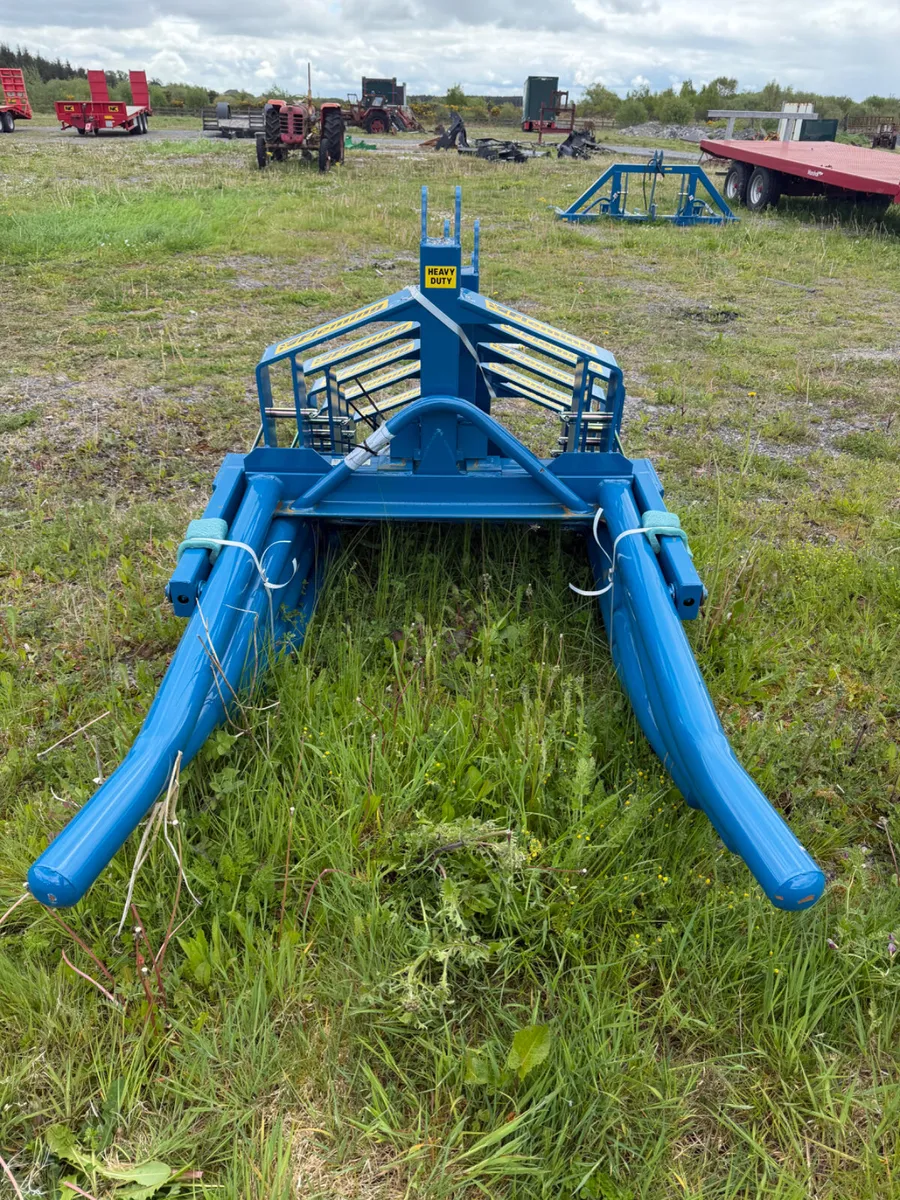 Fleming bale handler - Image 1