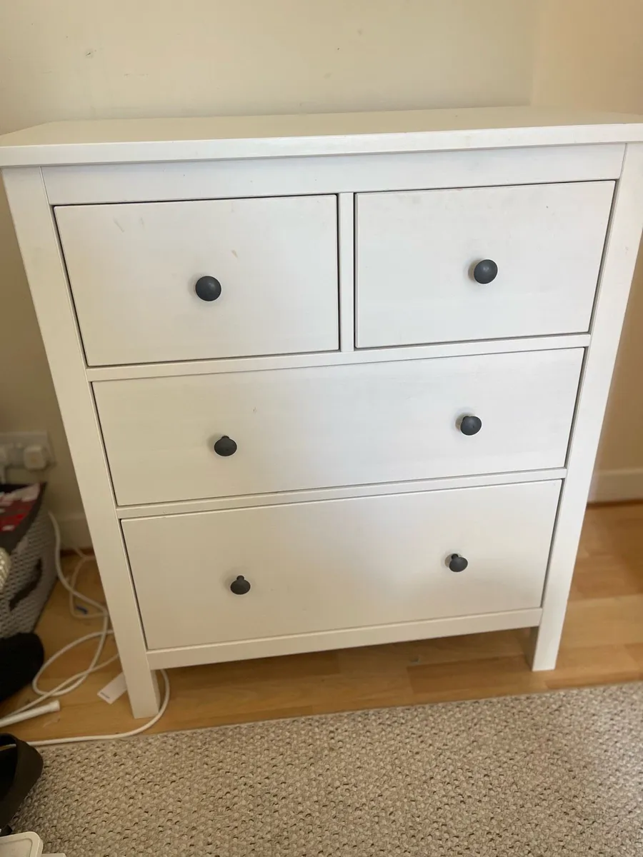 White drawers - Image 1