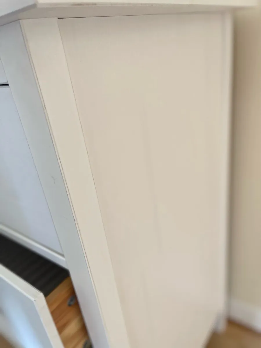 White drawers - Image 4
