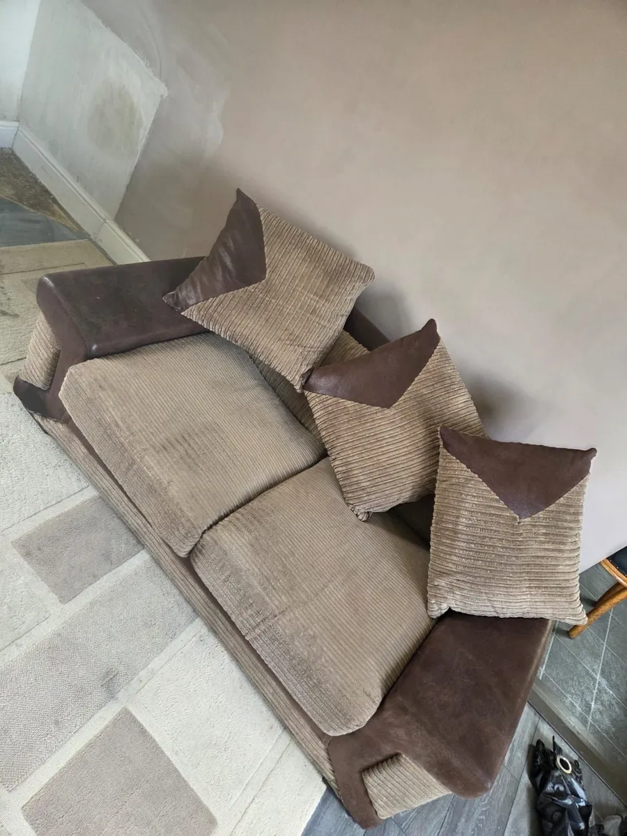 Couch - Image 2