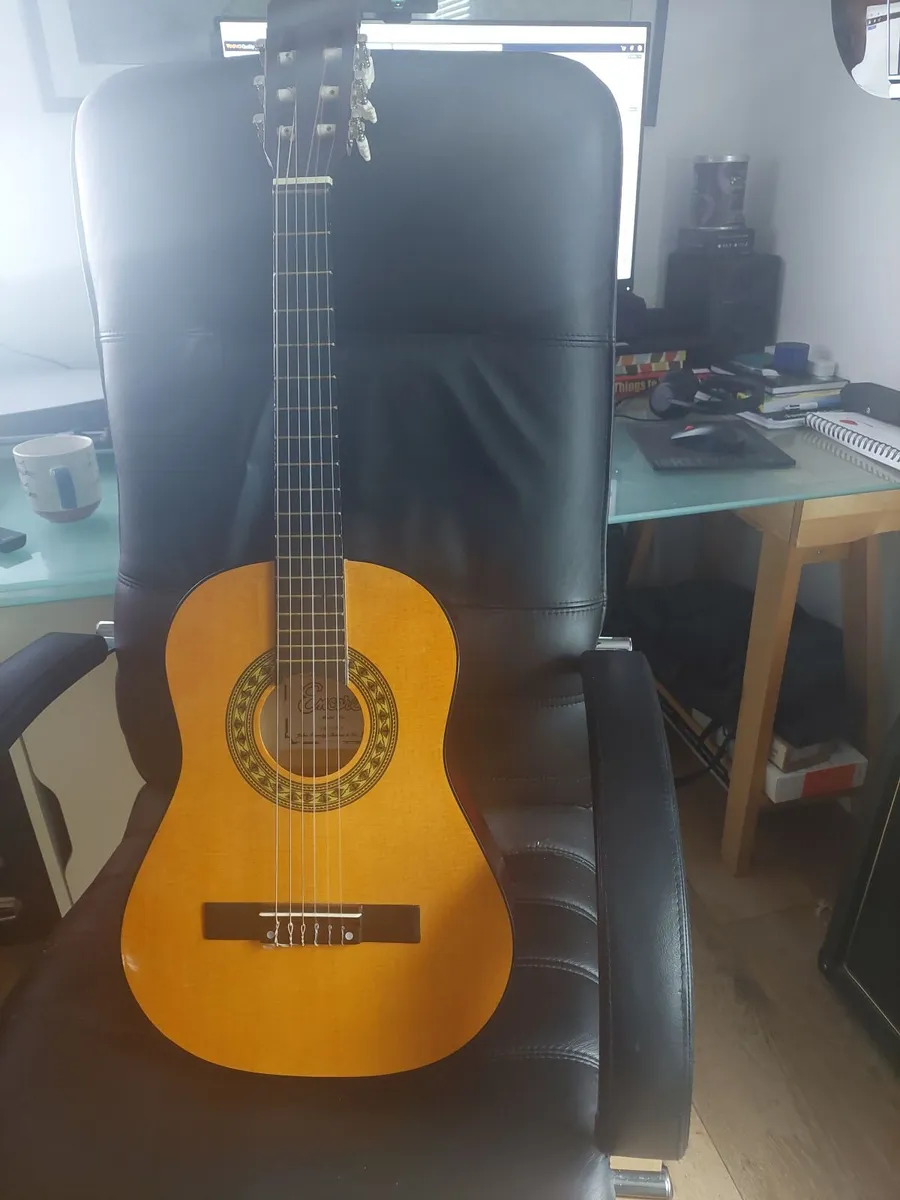Classical guitar 3/4 - Image 1