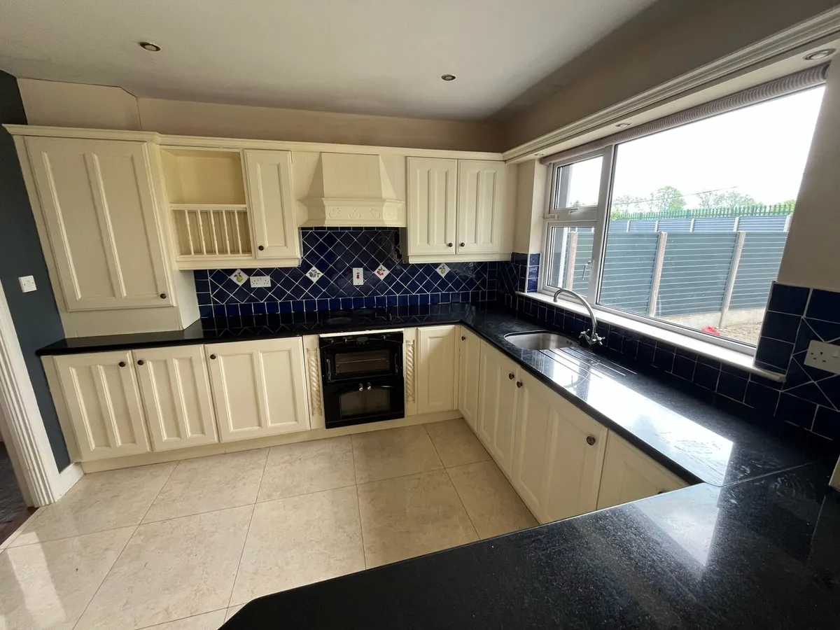 Kitchen - Image 2