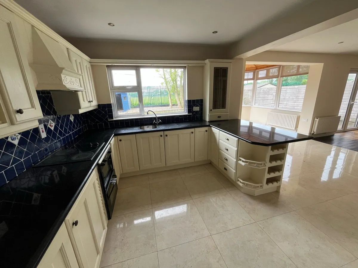 Kitchen - Image 3