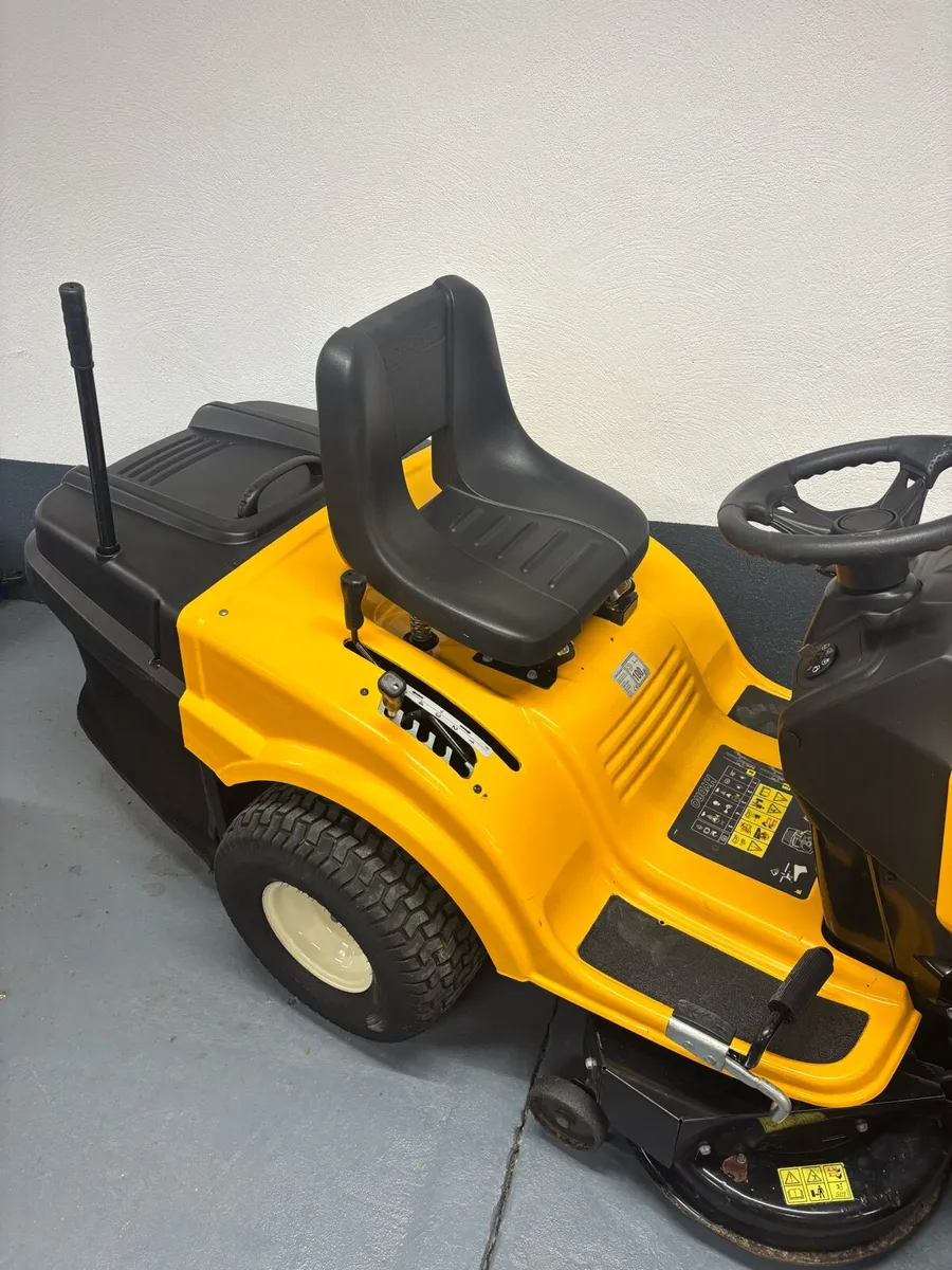 Cub cadet lawnmower - Image 2