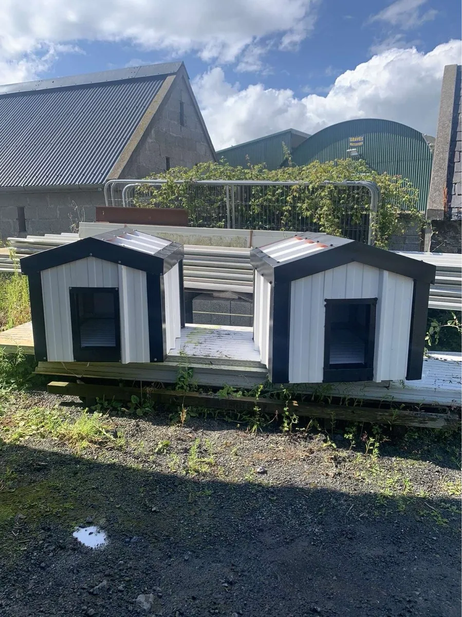 Insulated dog house - Image 1