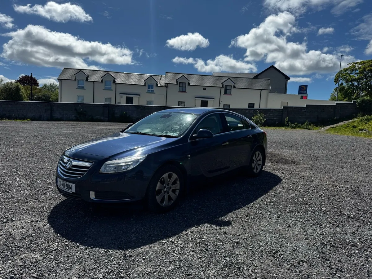 131 Insignia - Image 1