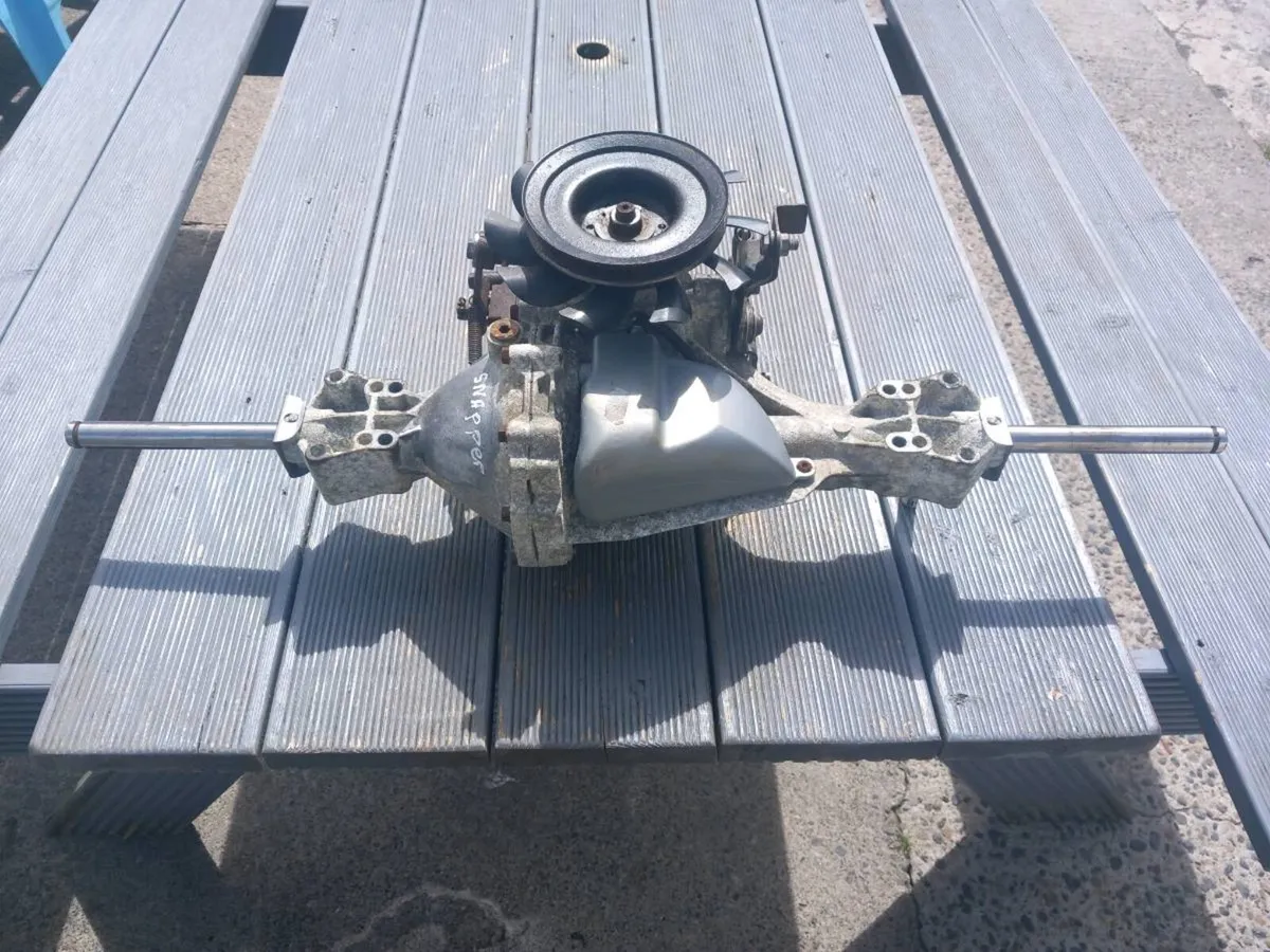 Snapper hydrostatic transmission for sale - Image 3