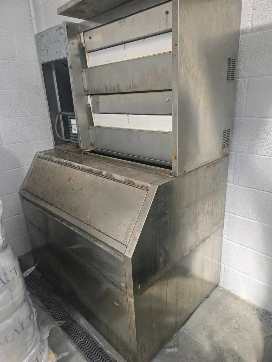 ICE MACHINE