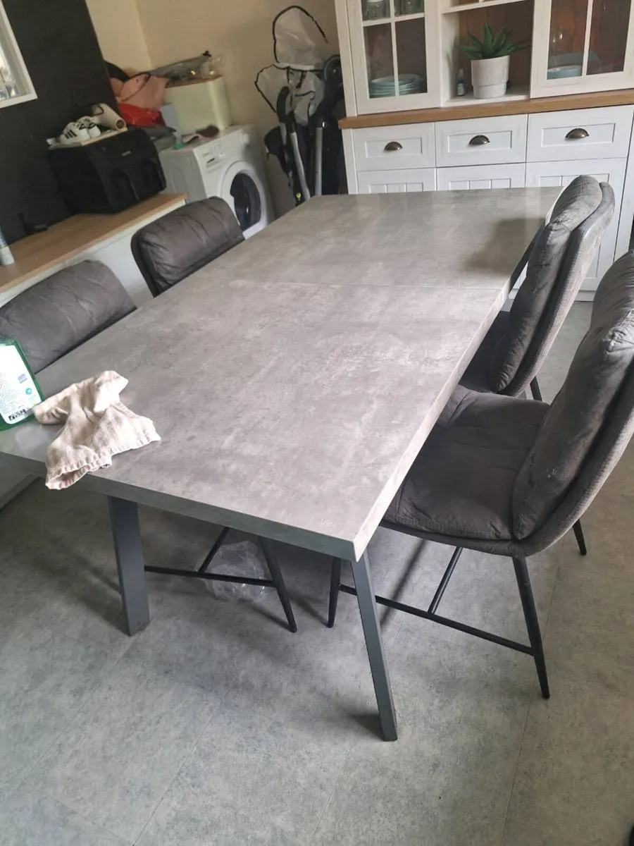 Kitchen table - Image 2