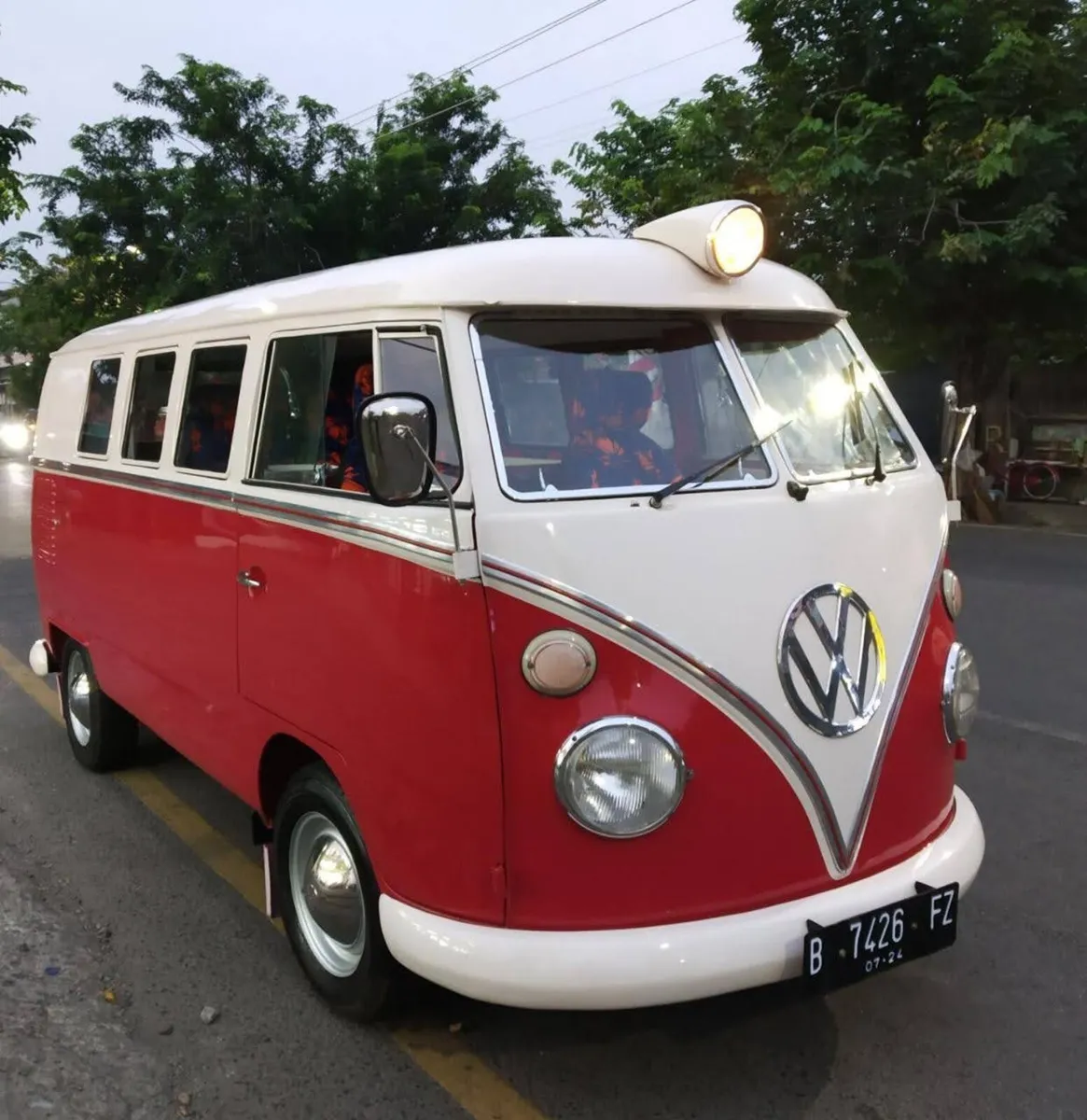 VW T1 Split Screen Bus - Image 3