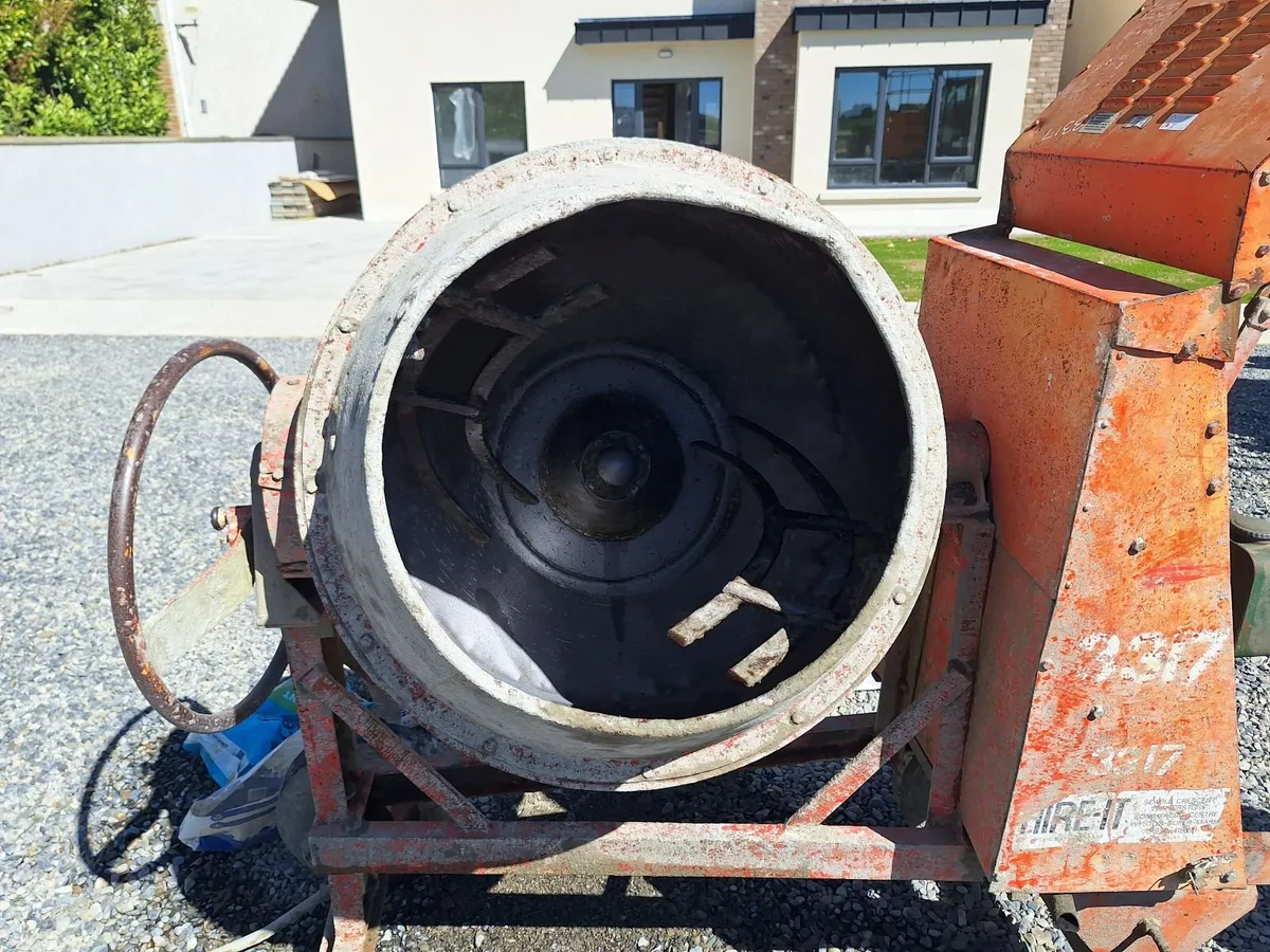 Lister Diesel Cement mixer - Image 1