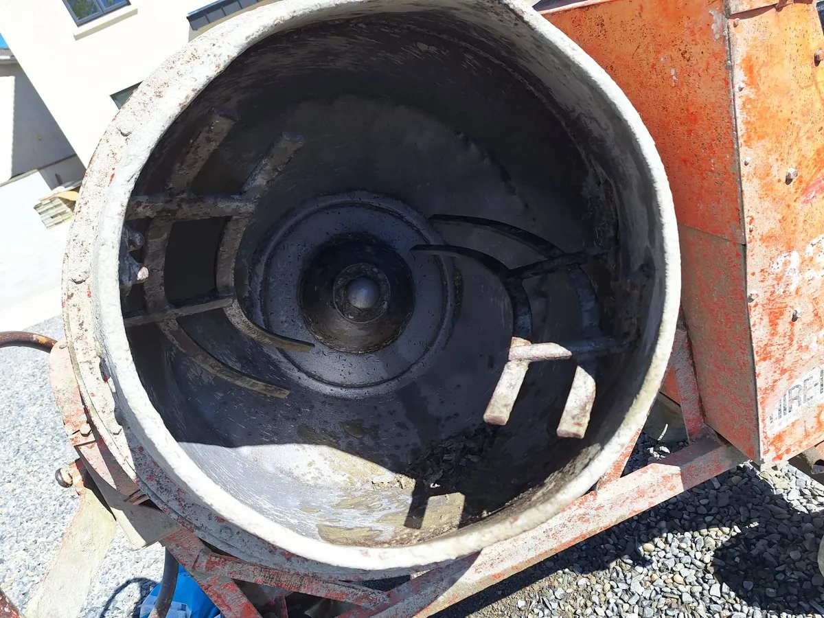 Lister Diesel Cement mixer - Image 3