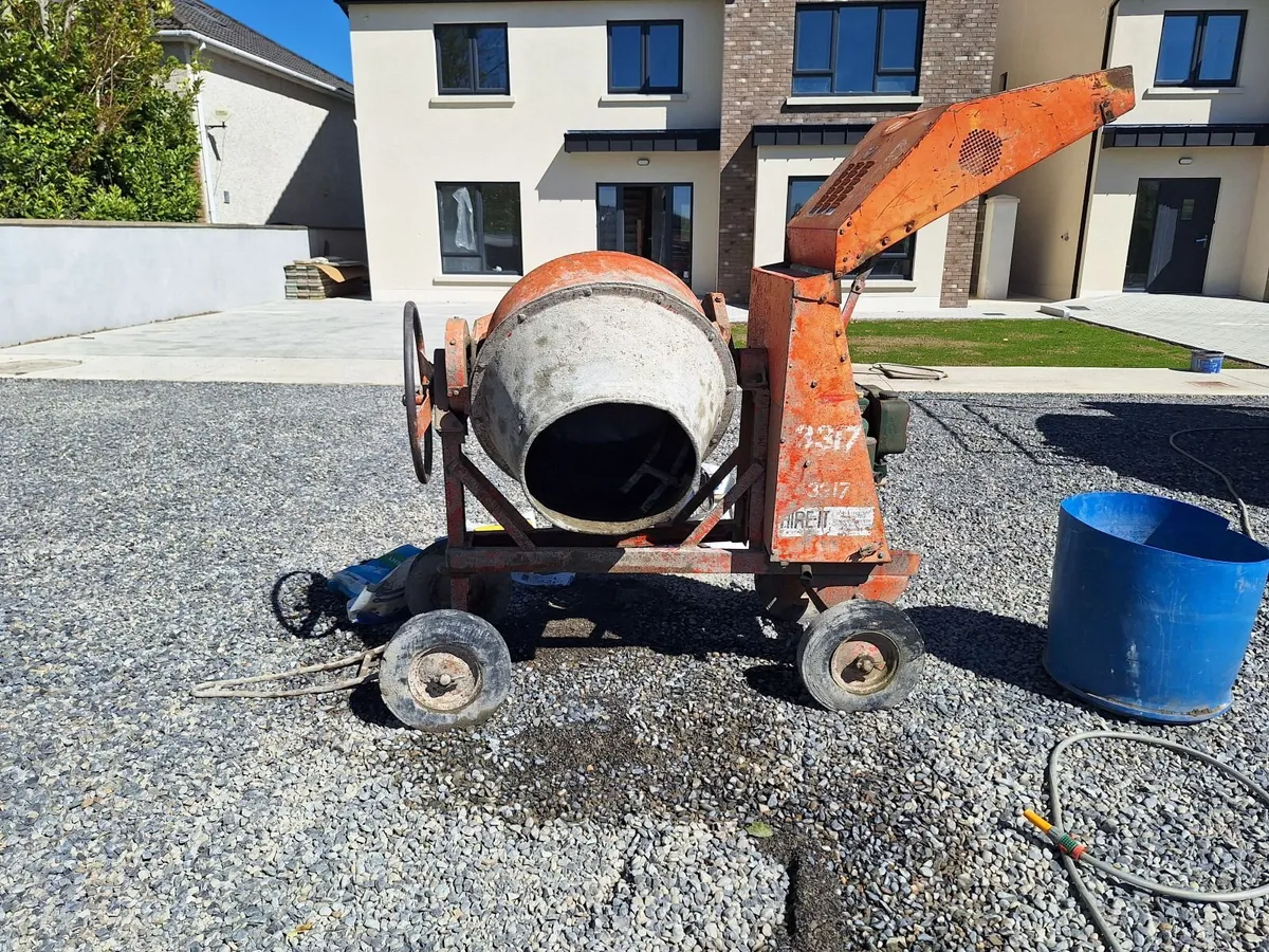 Lister Diesel Cement mixer - Image 4