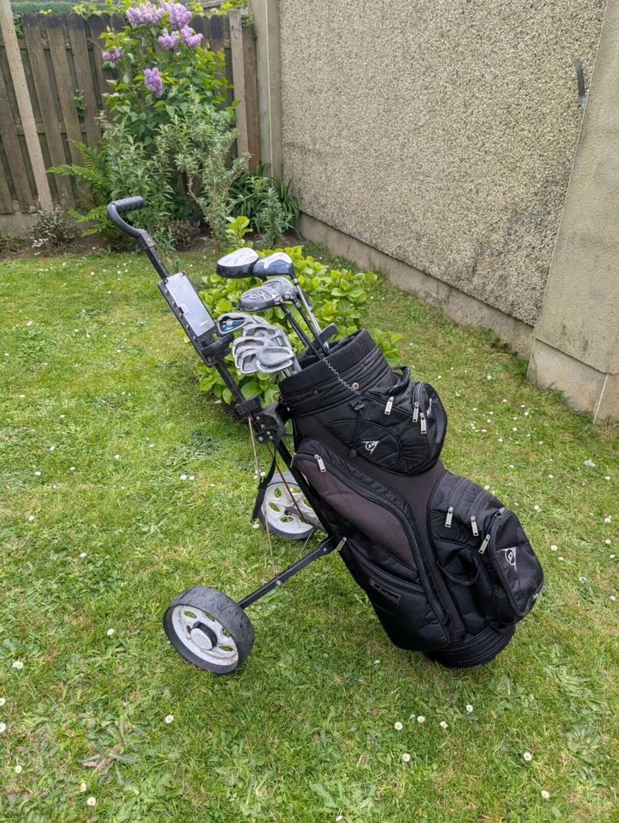 Beginner Golf clubs set up first come first served - Image 1