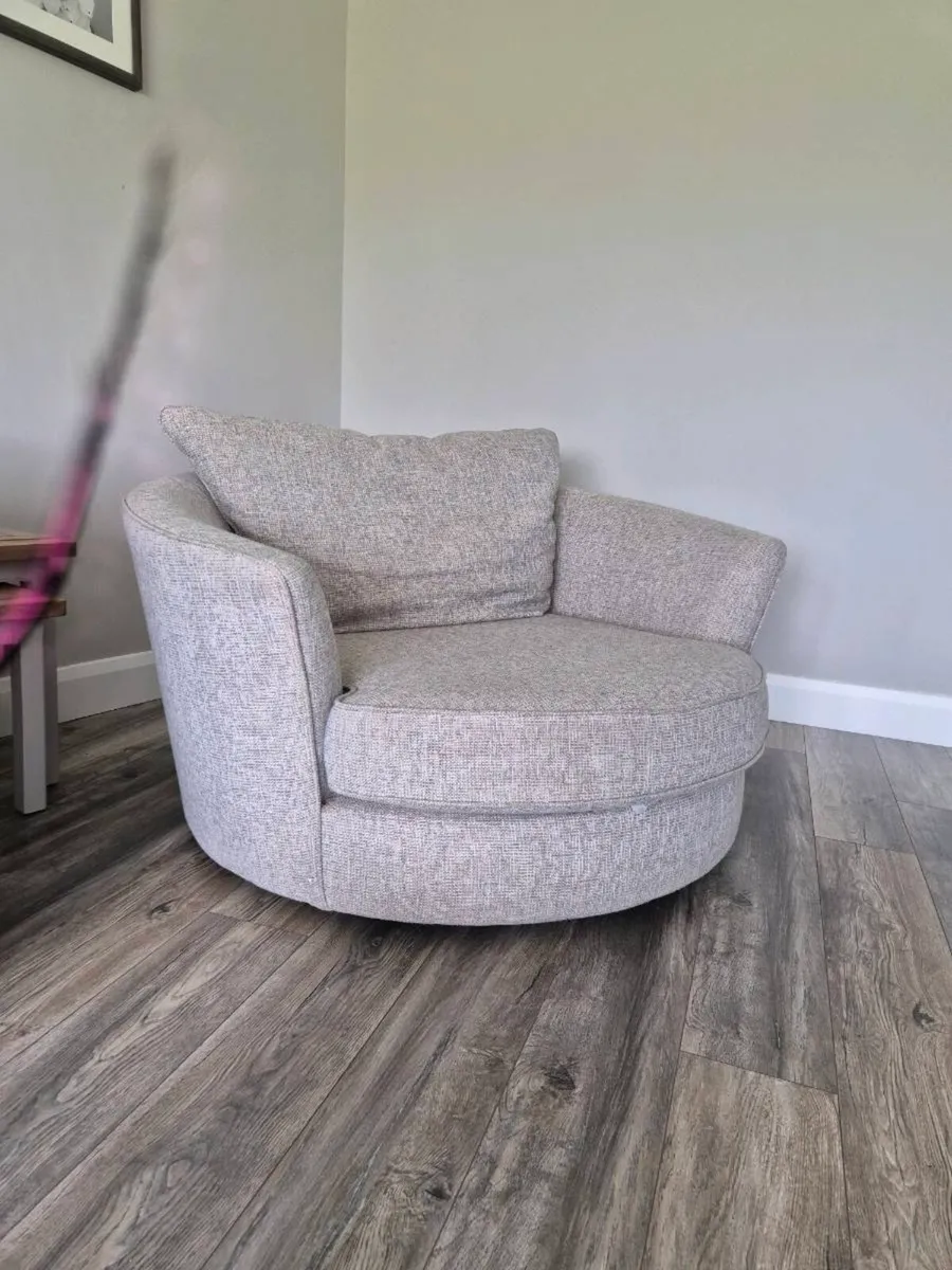 Swivel Chair - Image 1