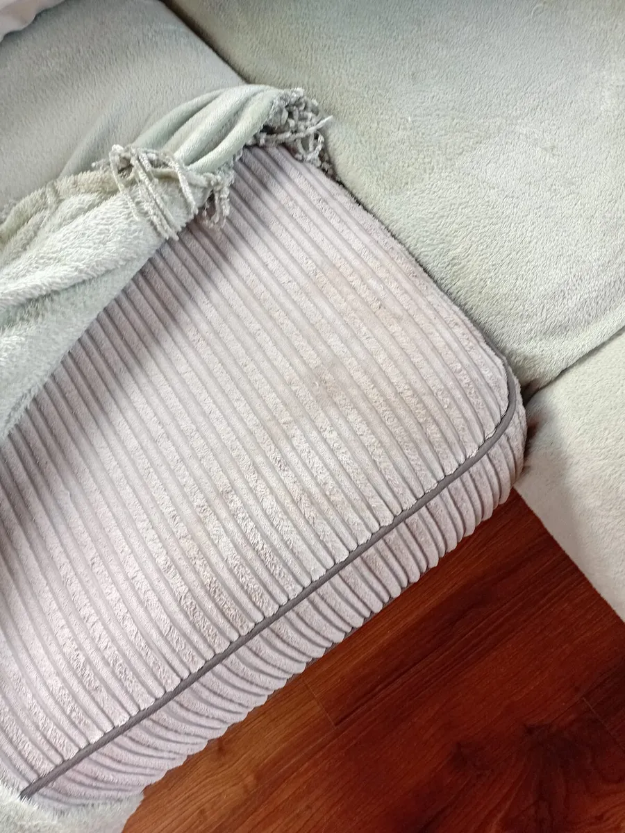 Corner couch - Image 4