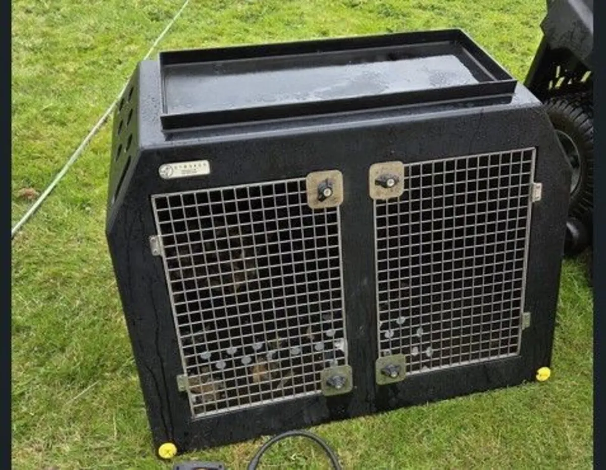 Dog Tansport Box to Fit Ford Kuga perfectly. - Image 1