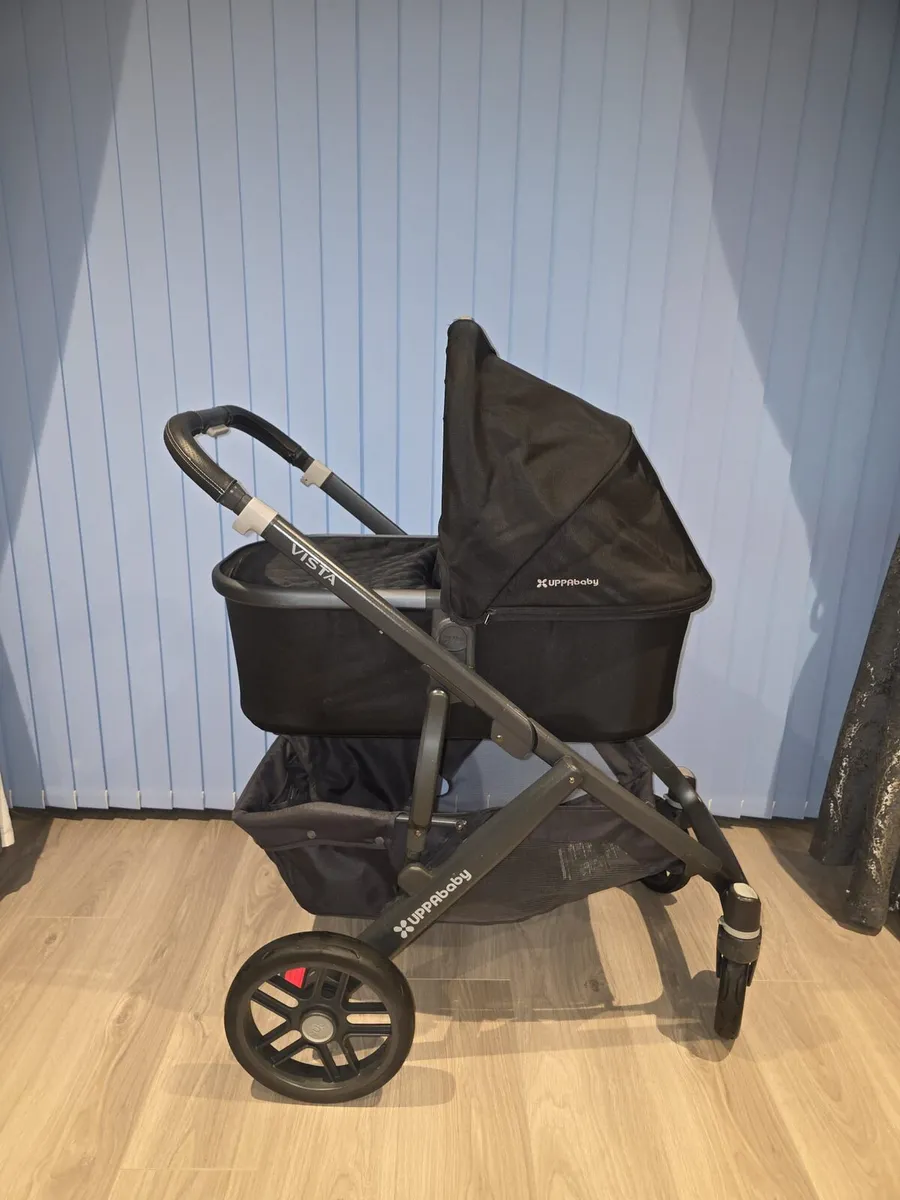 Uppababy Vista with car seat - Image 2
