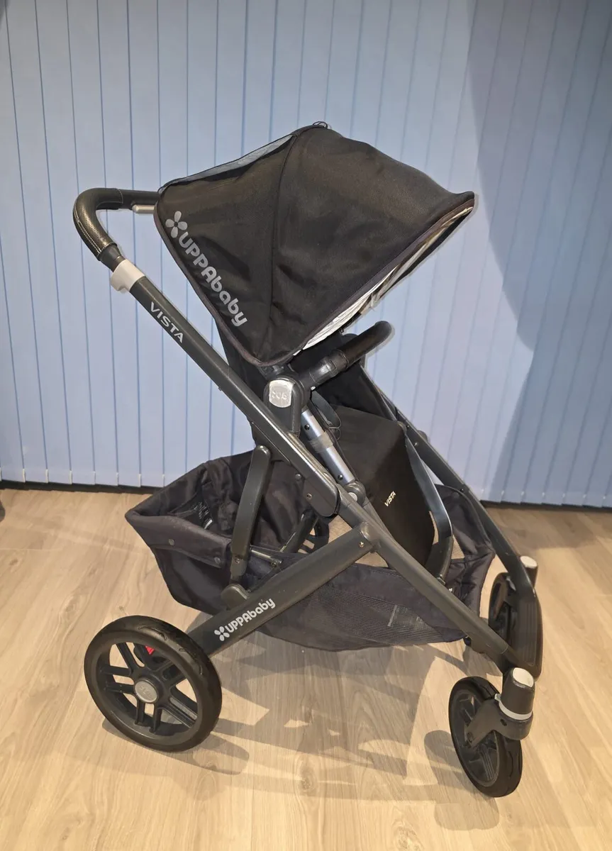 Uppababy Vista with car seat - Image 4