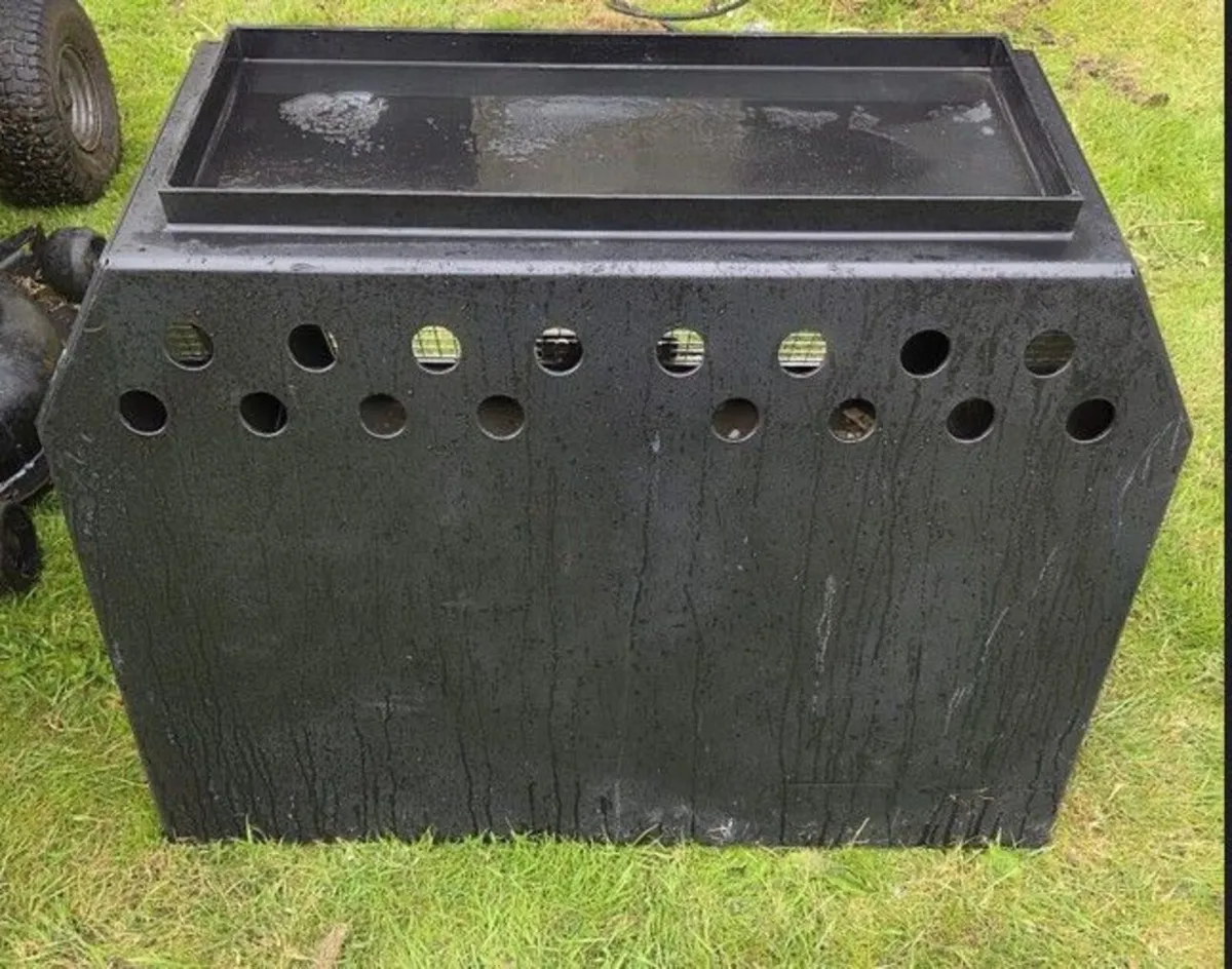 Dog Tansport Box to Fit Ford Kuga perfectly. - Image 4