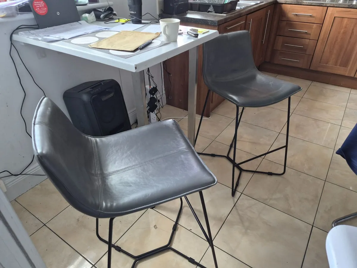 Bar stools - Image 2