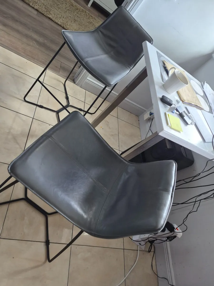 Bar stools - Image 1