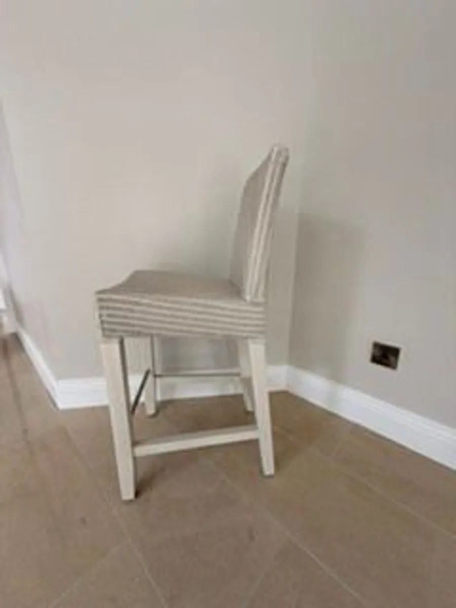 4 x Neptune High Back Bar Stool - Image 1
