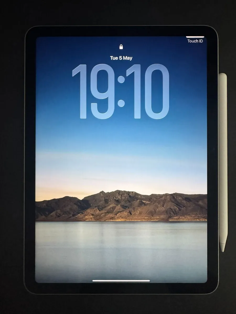 iPad Air M3 with Apple Pencil Pro & magnetic case - Image 1