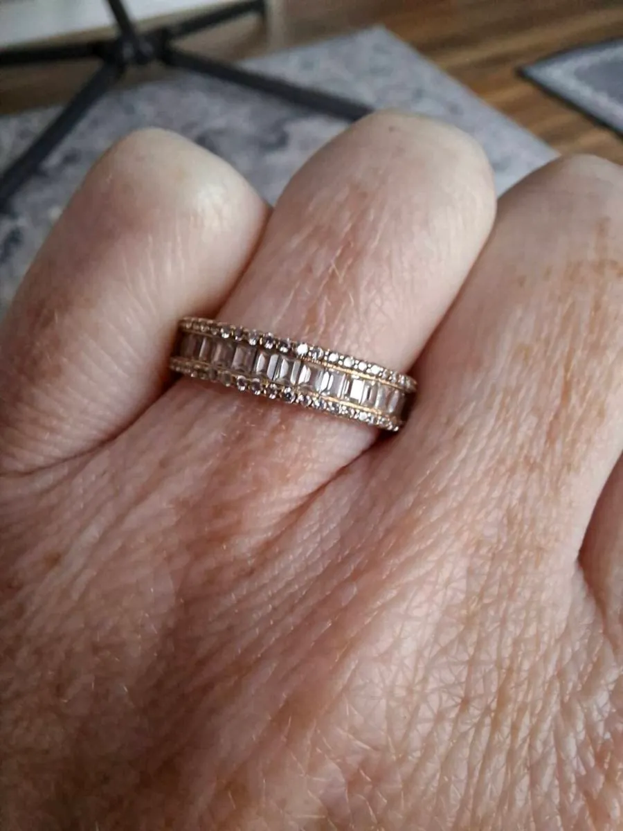 9ct yellow gold vintage eternity diamond ring - Image 3