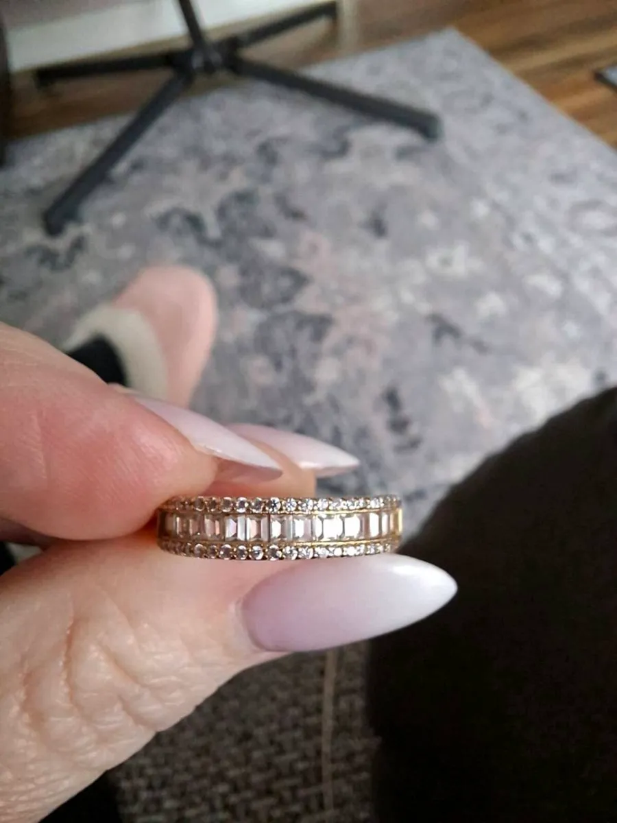 9ct yellow gold vintage eternity diamond ring - Image 4