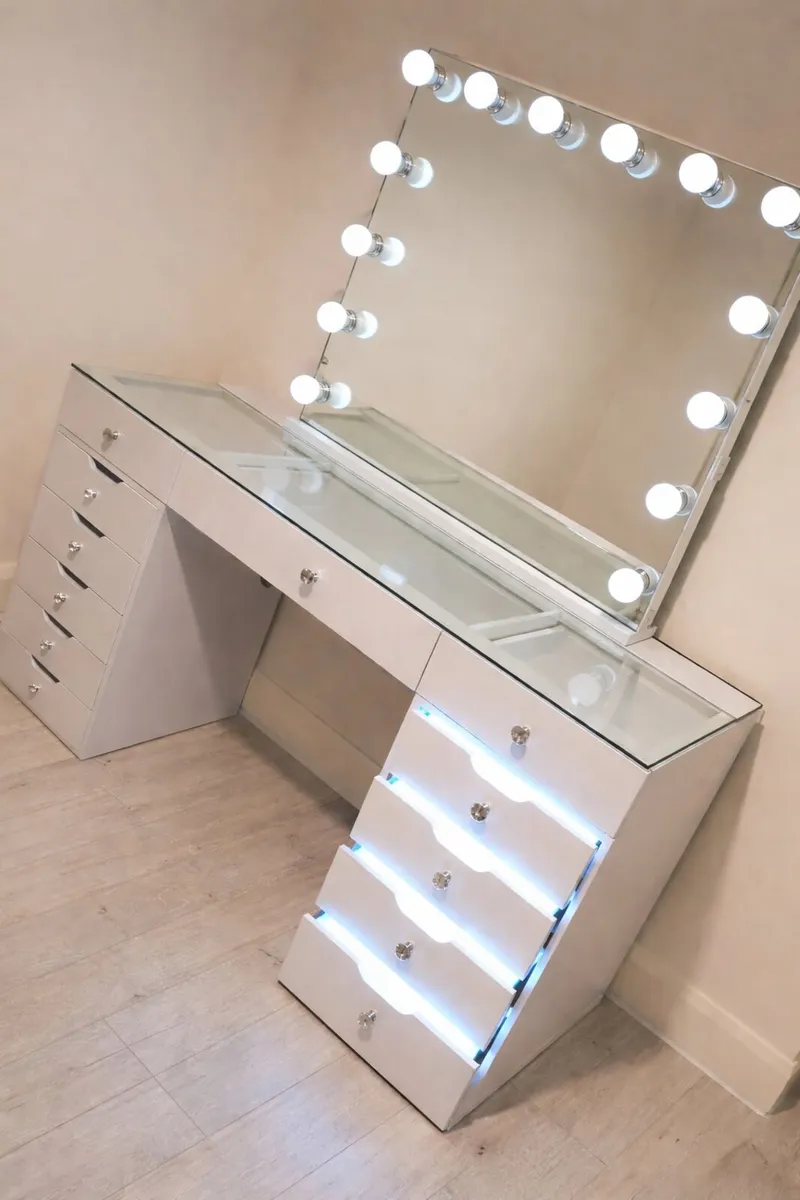 Luxury  Makeup Vanity Desk with Hollywood - Image 3