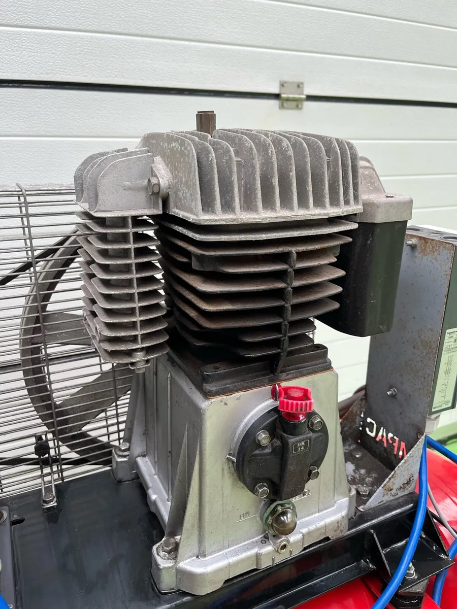 270 Litre 4Hp Compressor - Image 3