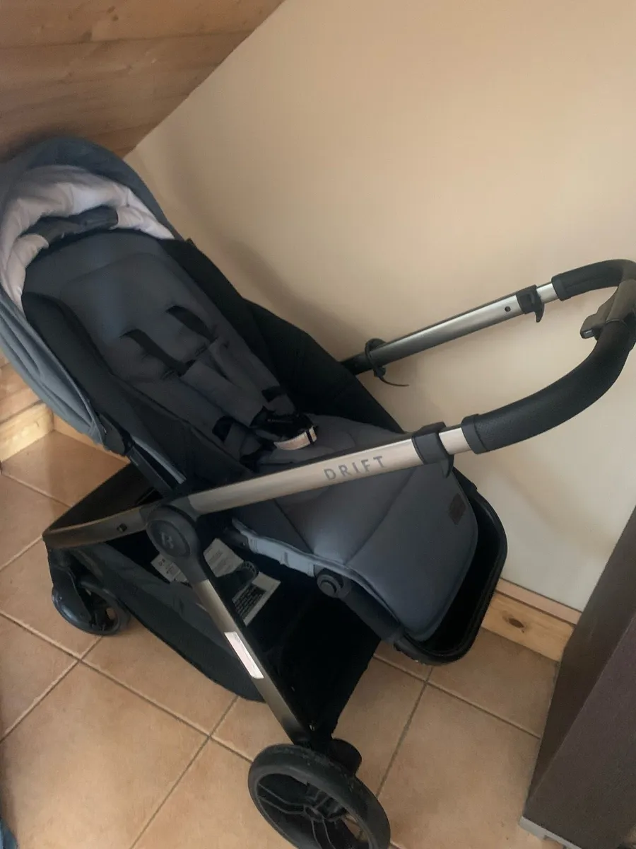 Buggy sage green very good condition - Image 2