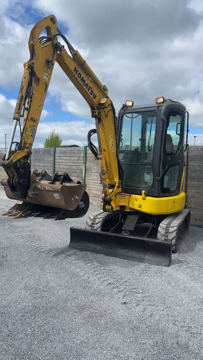 2017 Komatsu pc30mr 3 ton mini digger - Image 1