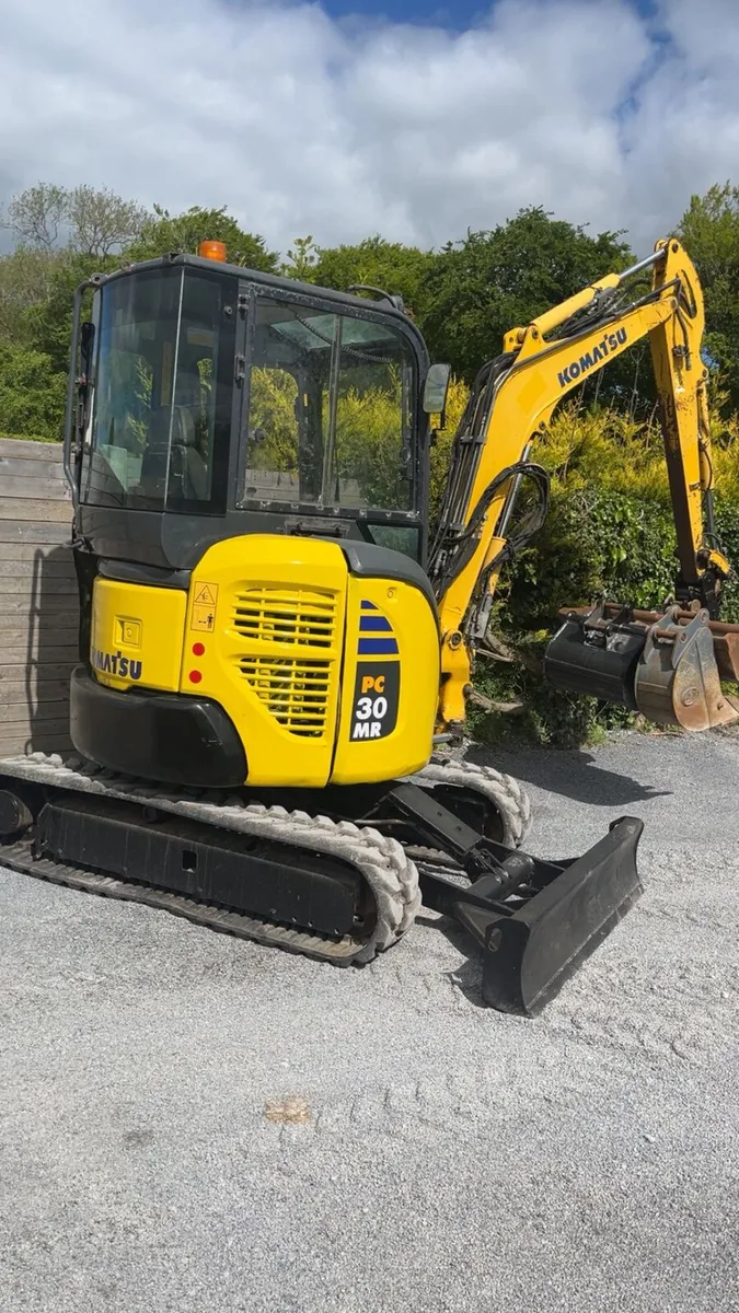2017 Komatsu pc30mr 3 ton mini digger - Image 2