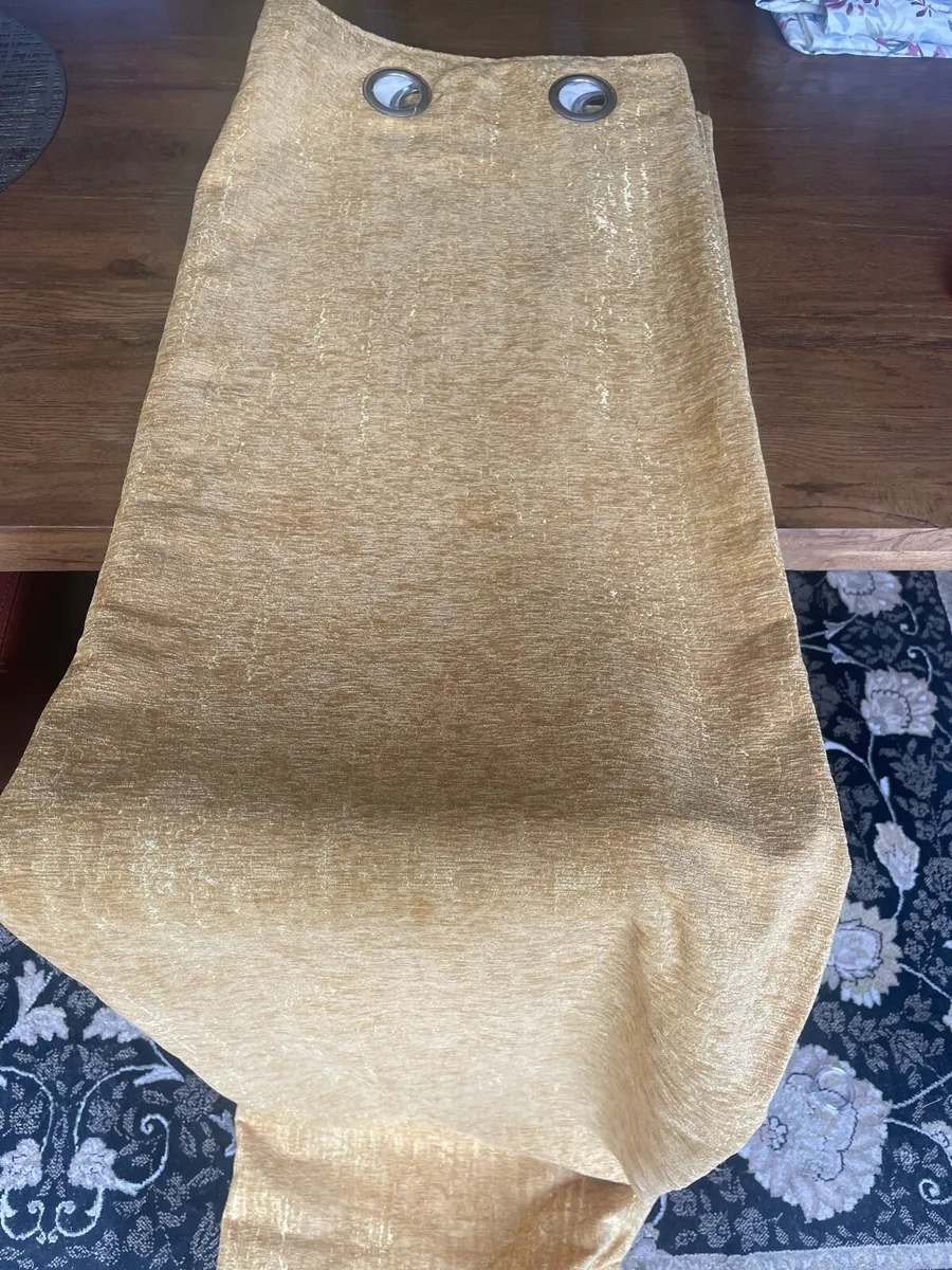 Curtains - Image 2