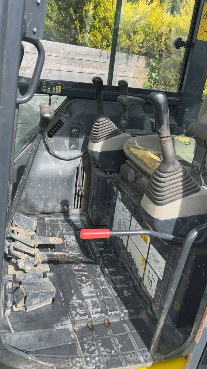 2017 Komatsu pc30mr 3 ton mini digger - Image 4