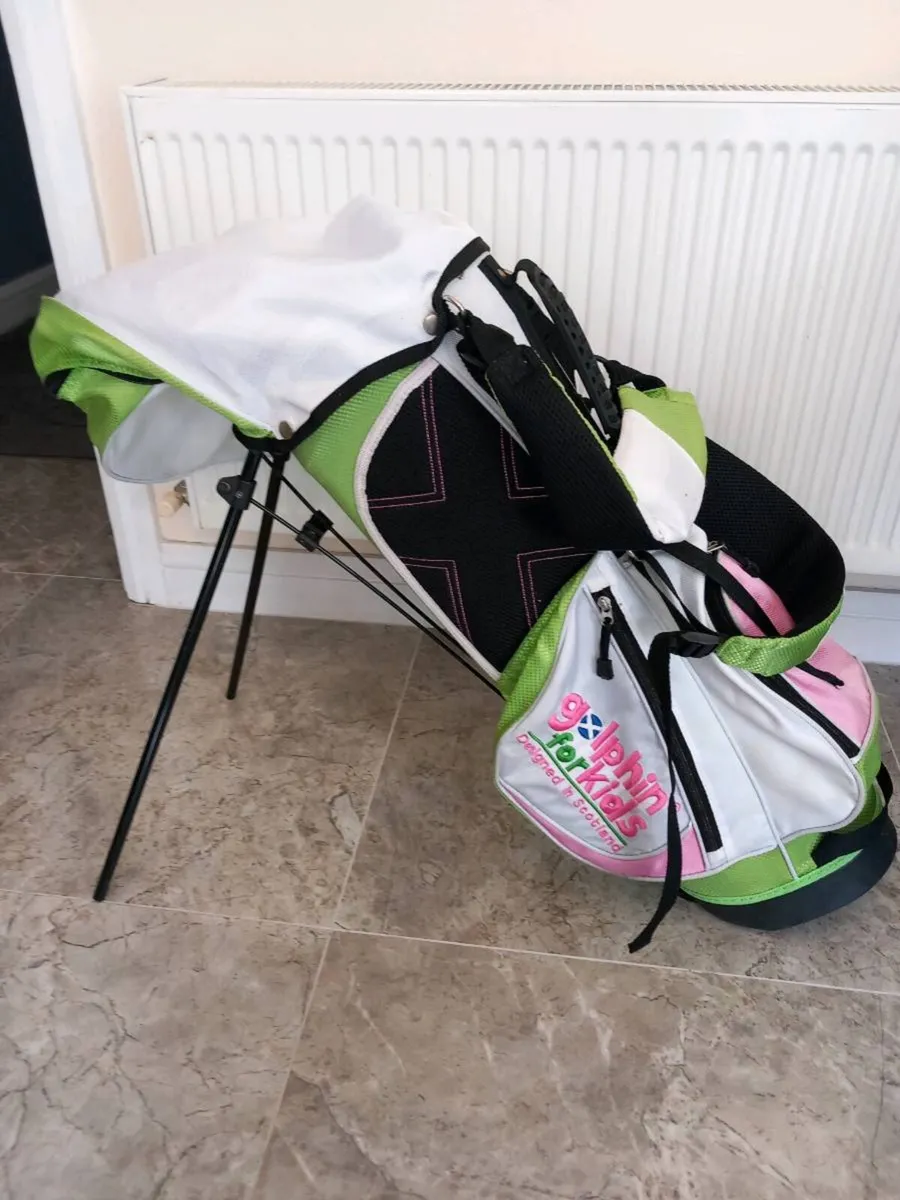 Kids golf clubs and bag with stand. - Image 1