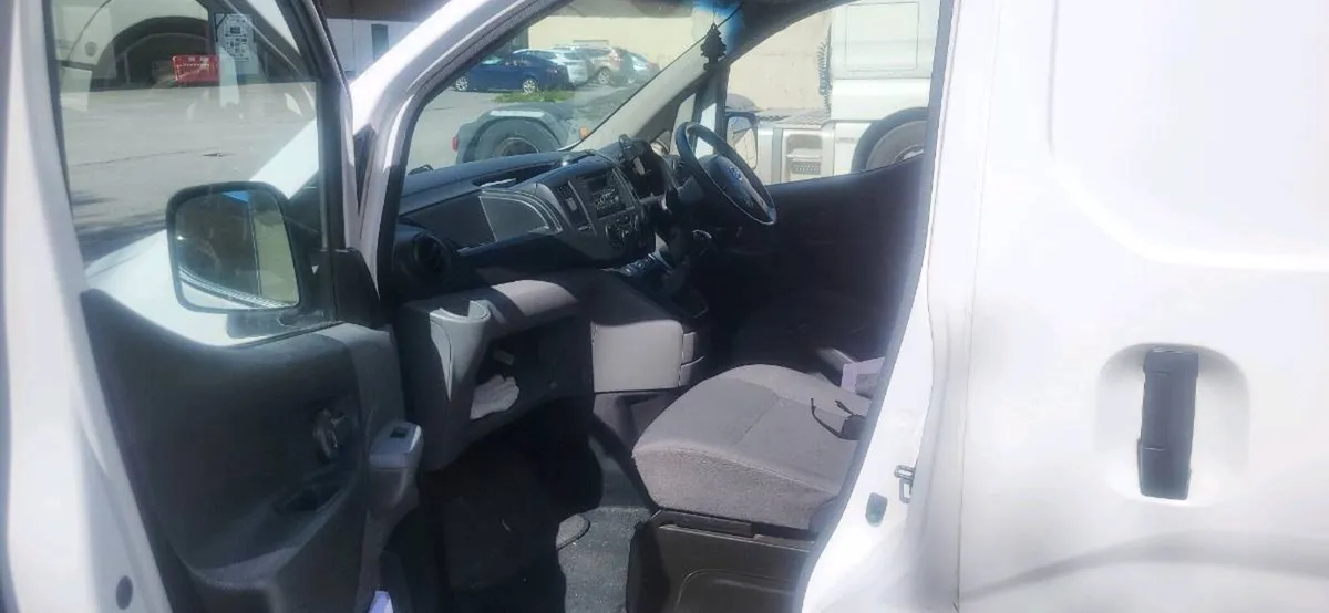 Nissan nv200 - Image 2