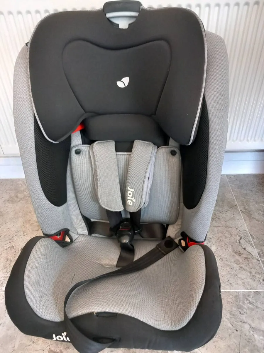 Joie isofix Kids car seat. - Image 2