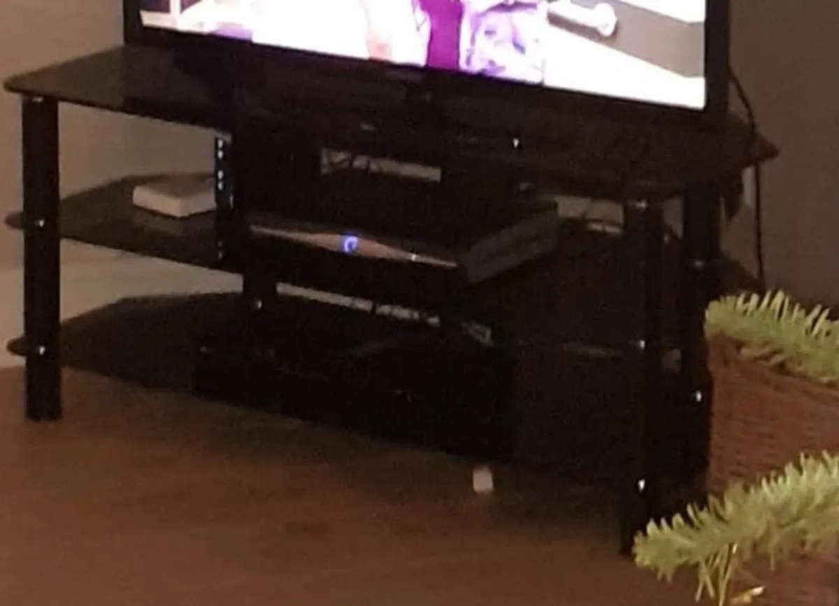 3 seater Sofa Couch, induction  Hob, tv stand - Image 1