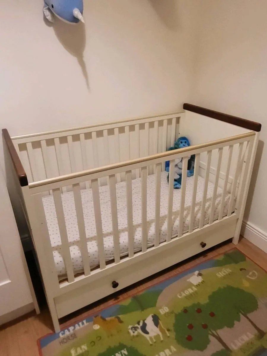 Cot Bed and Matching Wardrobe - Image 2