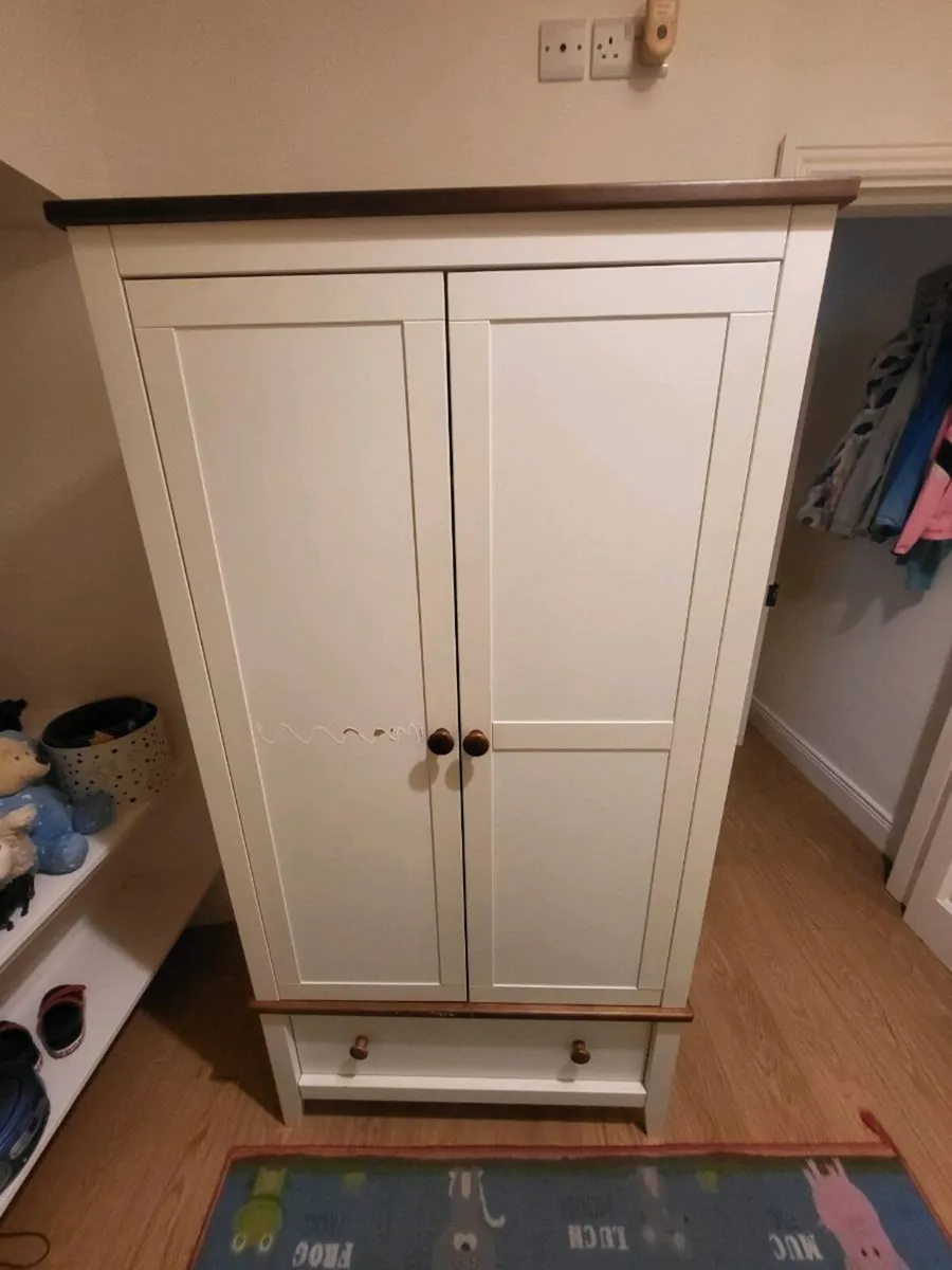 Cot Bed and Matching Wardrobe - Image 3